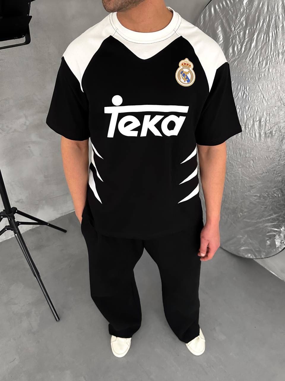 412046a9-beb3-43dc-b4da-99cbd6c16c86 | UAE SPORT STORE Real Madrid-Inspired Retro Football Jersey Tee – Black/White