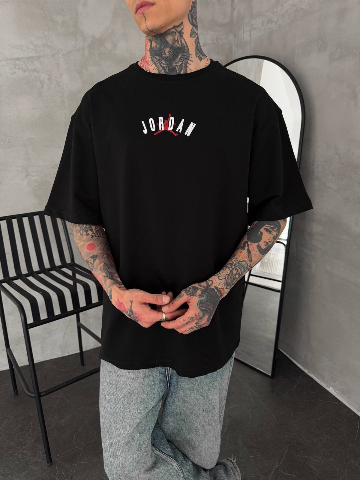 4ef66601-d6bb-4fb7-b0ce-4886f3683512 | UAE SPORT STORE Men’s Oversized Black Streetwear T-Shirt with Back Graphic Print