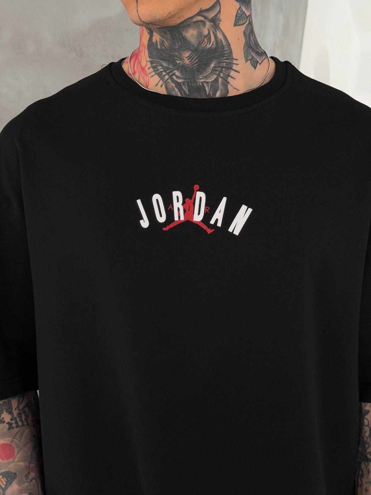 52a81116-07bb-4069-b803-5172c15ebbef | UAE SPORT STORE Men’s Oversized Black Streetwear T-Shirt with Back Graphic Print