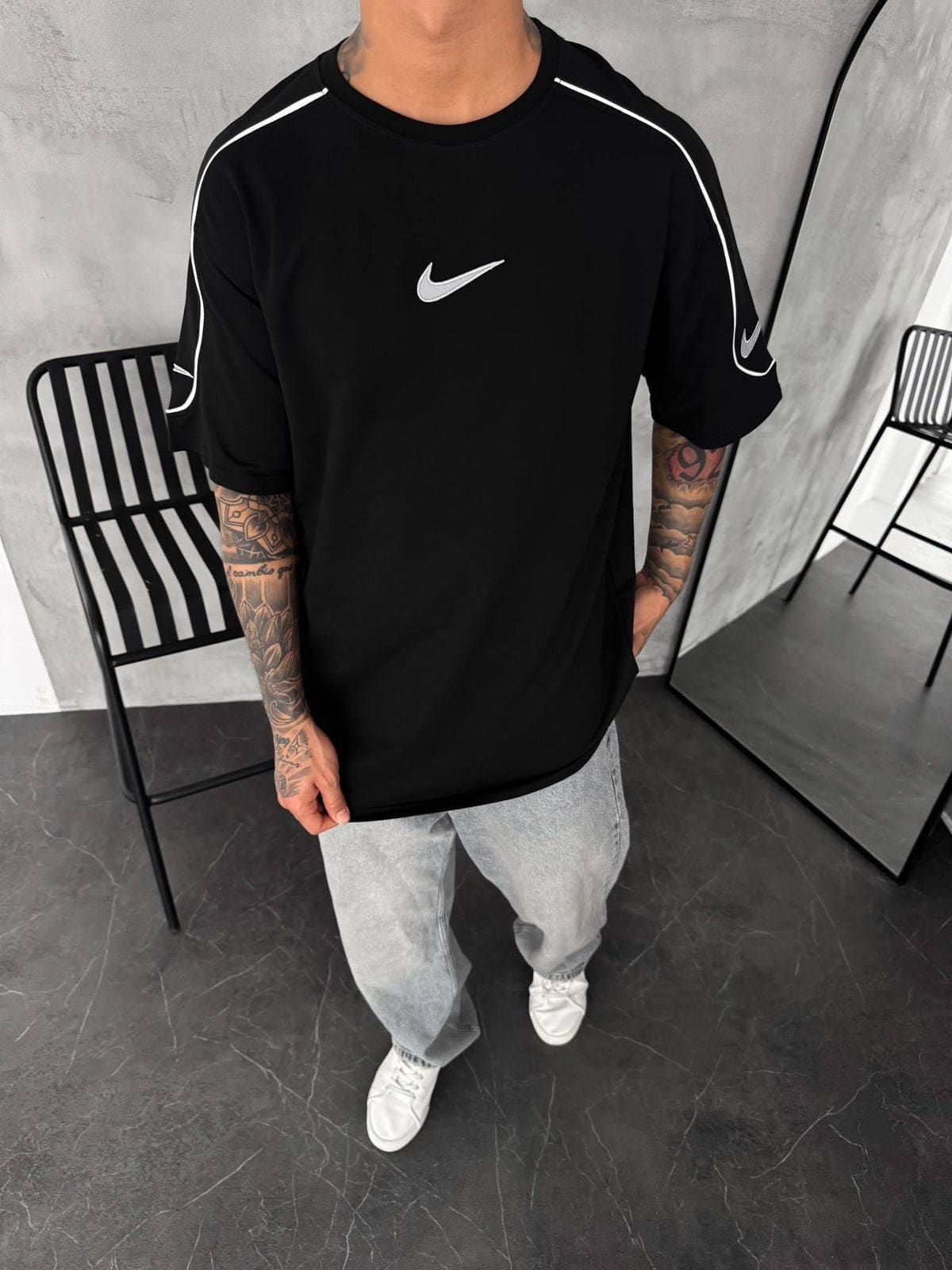 6e4522b2-7c0f-41a1-8dd3-39463310abd0 | UAE SPORT STORE Men’s Oversized Black T-Shirt with White Piping