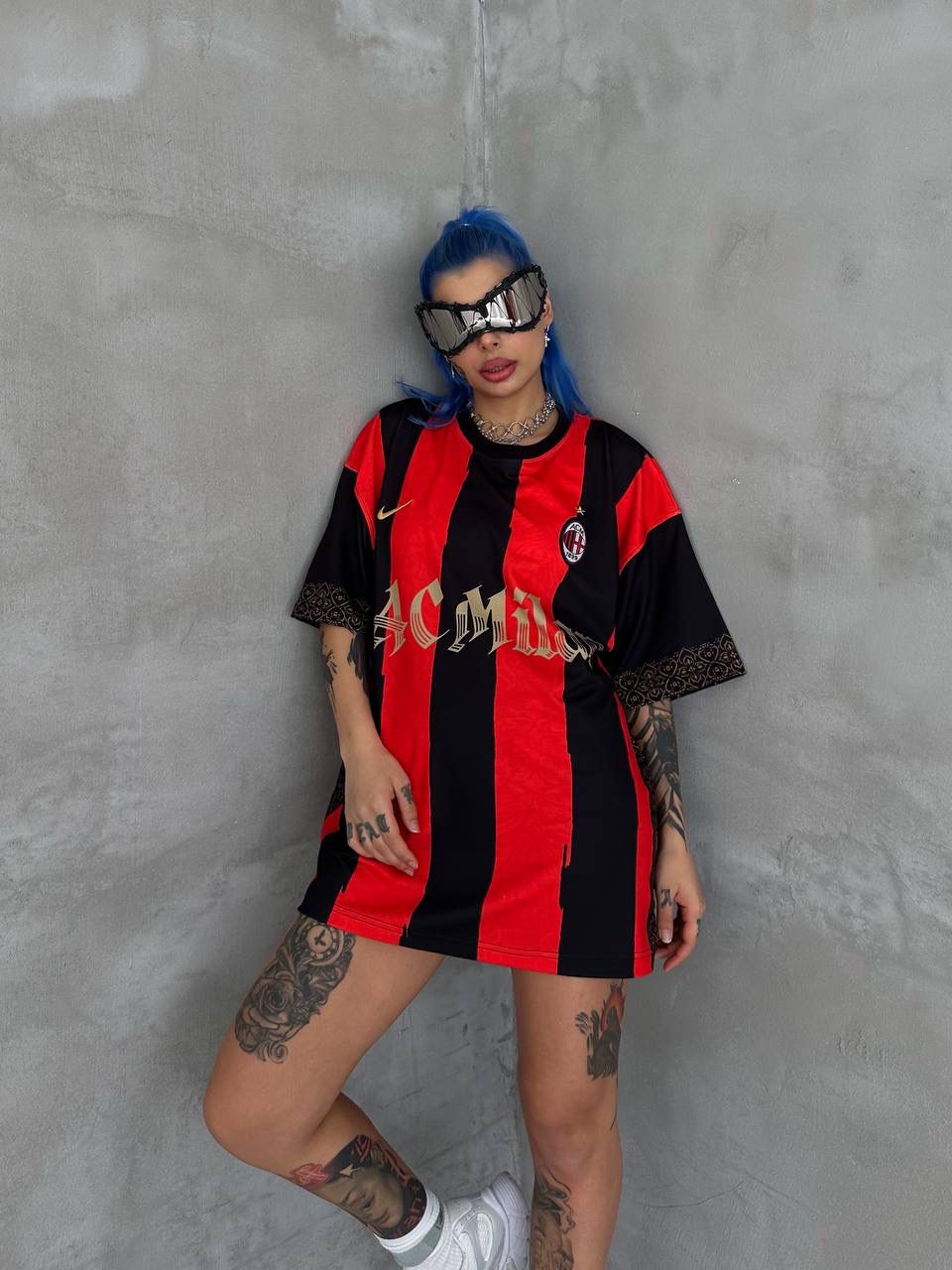 8d7924cc-9df9-4a1d-a246-8705198982da | UAE SPORT STORE Milan Inspired 80 Oversized Striped Jersey Tee Red Black Gold