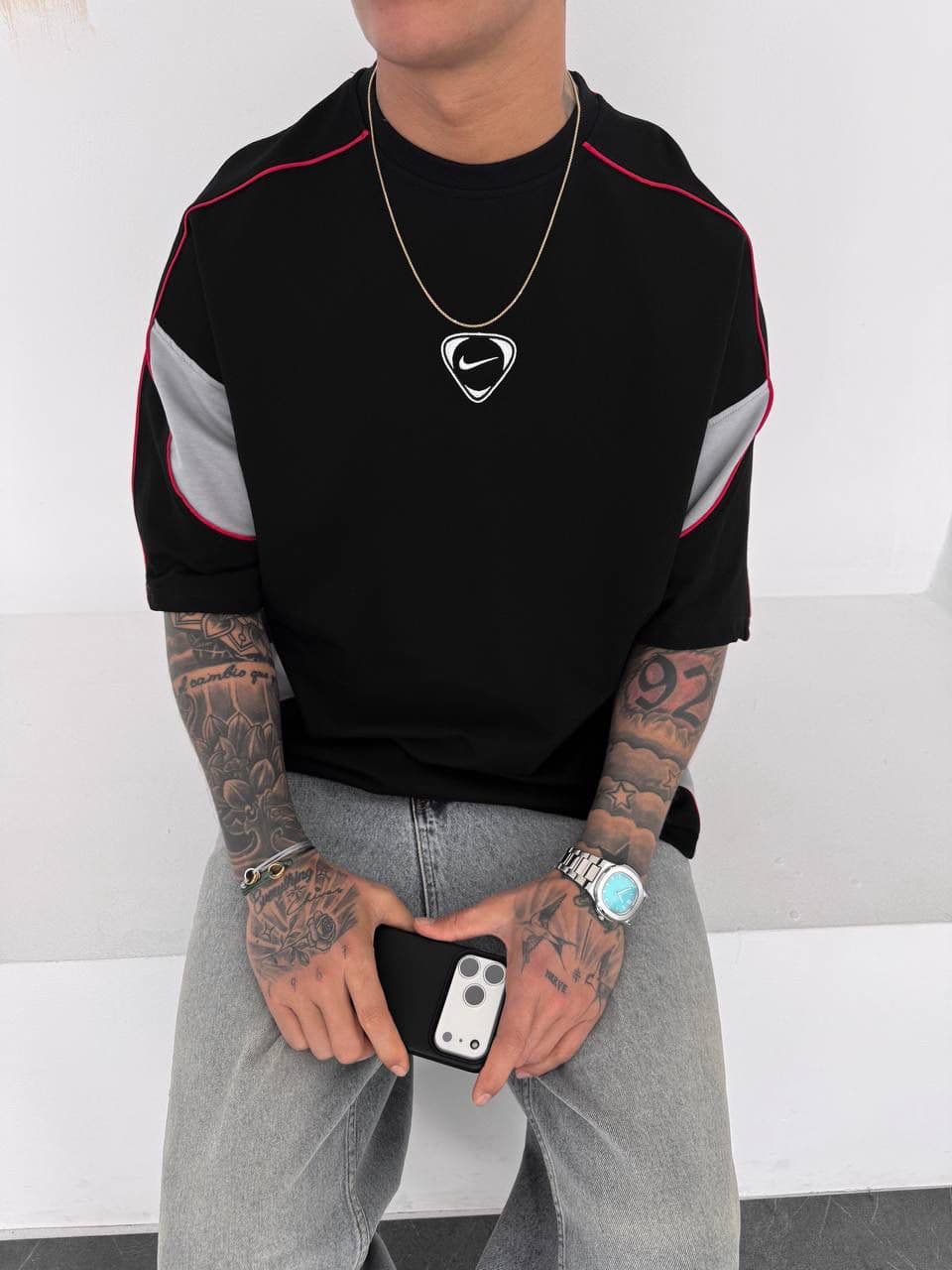 97b7e5ba-5334-4ff3-b843-d852a9b3370b | UAE SPORT STORE Men’s Oversized Black T-Shirt with Grey Panels and Red Piping