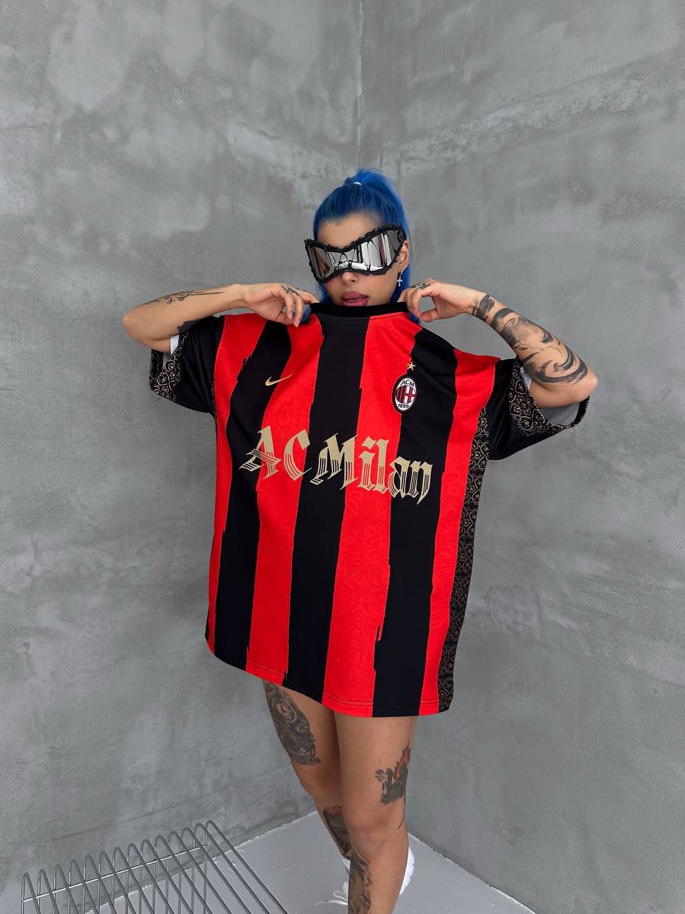 a18ff020-94d5-4ec7-857e-e488ed17e6a2 | UAE SPORT STORE Milan Inspired 80 Oversized Striped Jersey Tee Red Black Gold