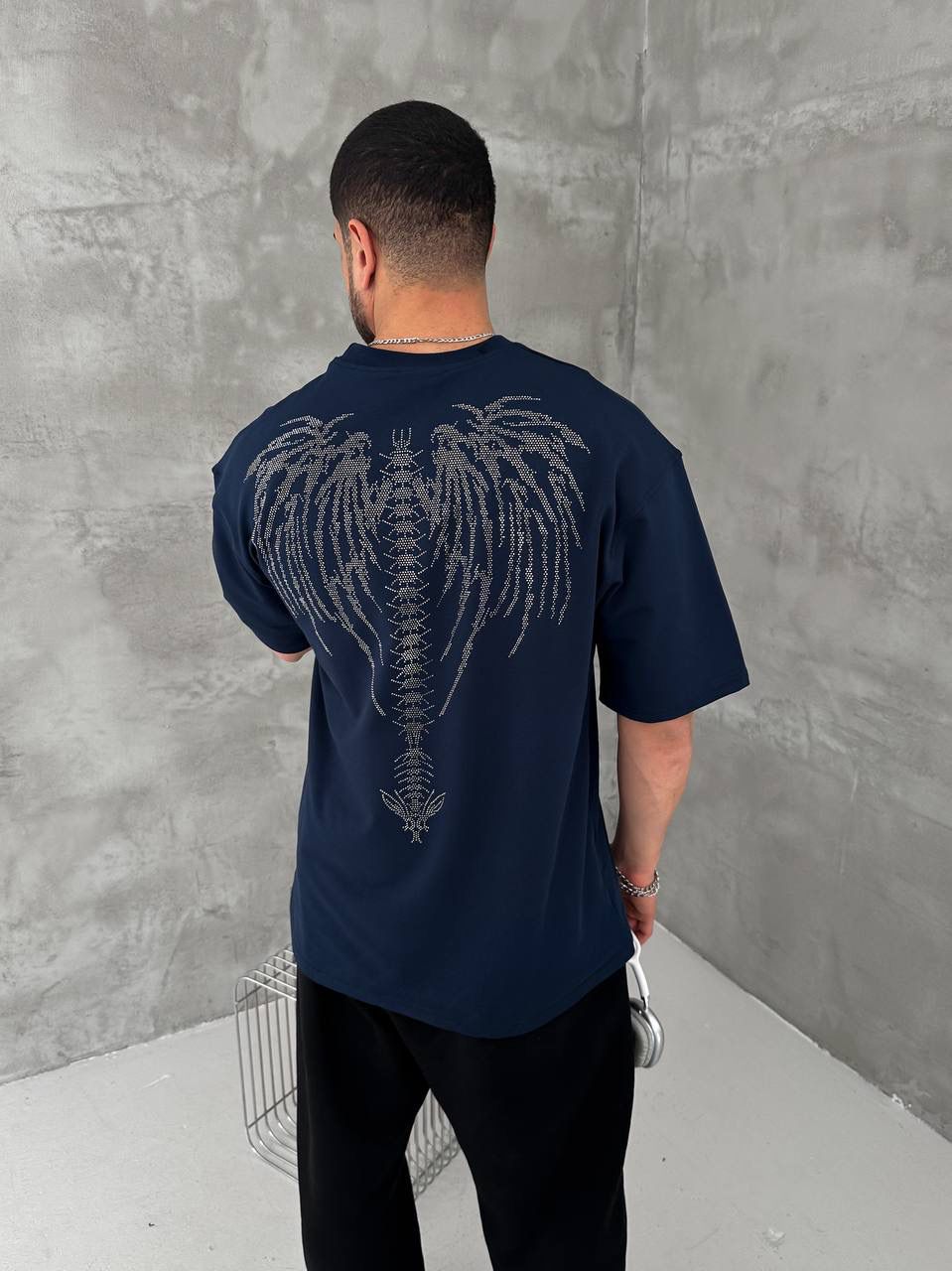 b82788e4-544c-487d-ab5c-92805df7df3f | UAE SPORT STORE Men’s Navy Oversized Dark Angel Rhinestone T-Shirt