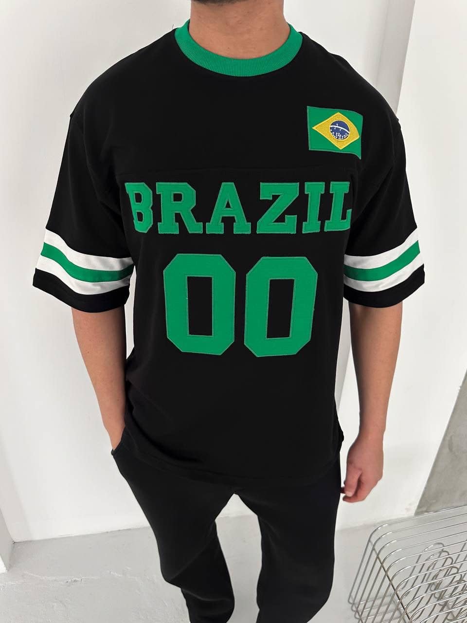 d9c3d0e1-7d22-4df3-a2d0-4868d240f139 | UAE SPORT STORE Brazil 00 Oversized Jersey Tee – Black/Green