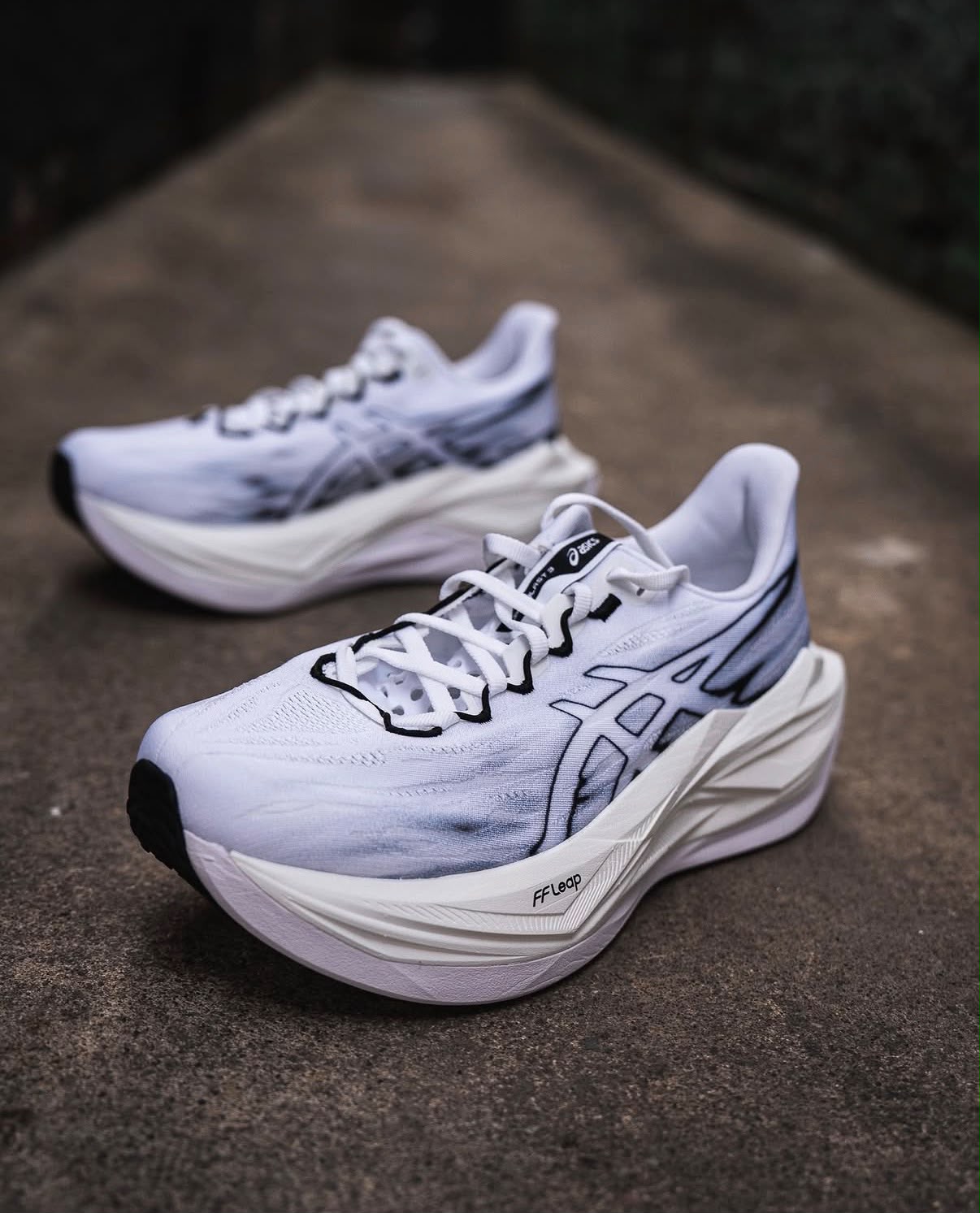 781a7f98-3a47-4996-a92f-c0af3dc67527jpg | UAE SPORT STORE ASICS Superblast 3 White Black