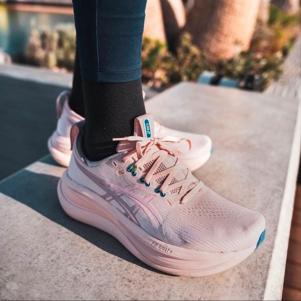 ASICS Gel-Nimbus 28 Pearl Pink Morganite