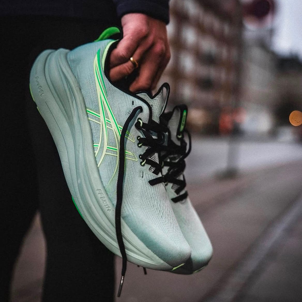 fb1cfe9a-42f0-4319-8315-1d61f0e00ad5jpg | UAE SPORT STORE ASICS Gel-Nimbus 28 Cold Moss Illuminate Green
