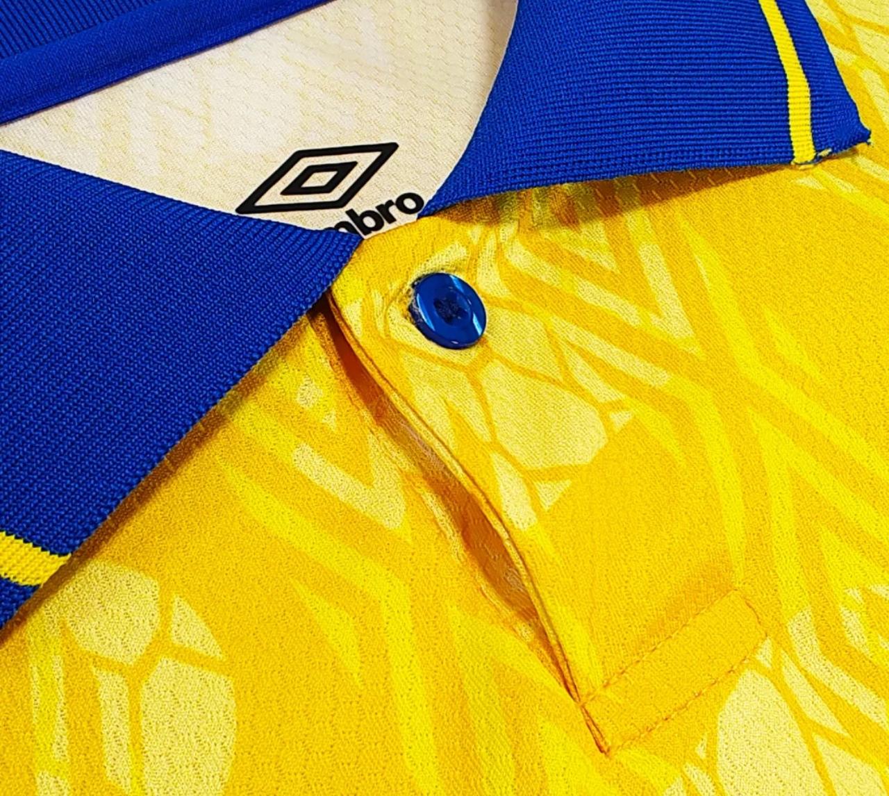7abe1471-91c1-4e07-8f94-73bbe11bdc15jpg | UAE SPORT STORE Colombia 1994 jersey blue collar and Umbro branding detail