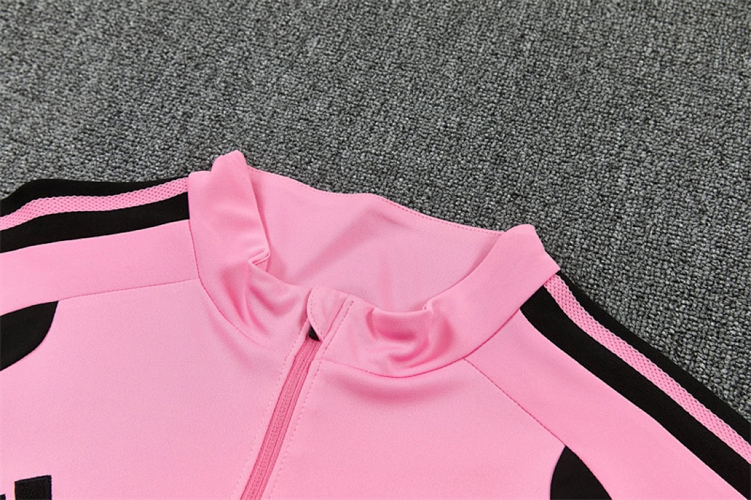 inter-miami-pink-training-tracksuit-2027-05 | UAE SPORT STORE Inter Miami Pink Training Tracksuit 2027 - collar and zip detail