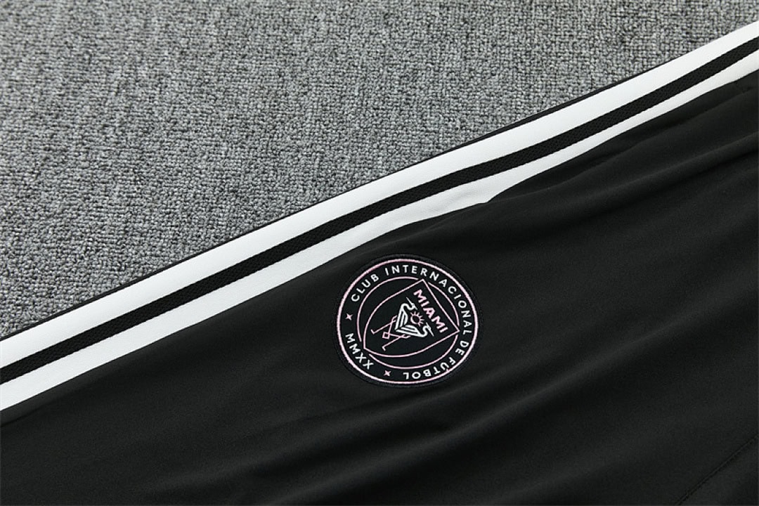 inter-miami-pink-training-tracksuit-2027-13 | UAE SPORT STORE Inter Miami Pink Training Tracksuit 2027 - crest on track pants