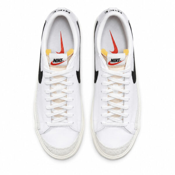 Nike Blazer Low '77 Vintage White Black top down