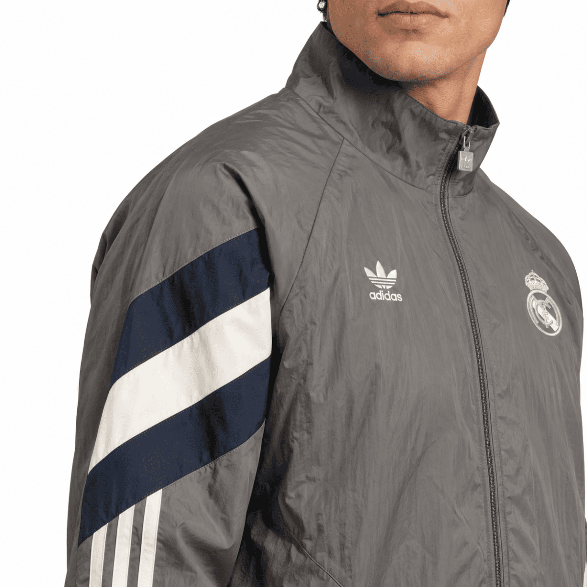 Real Madrid Retro Jacket Windbreaker 24/25 - sleeve detail