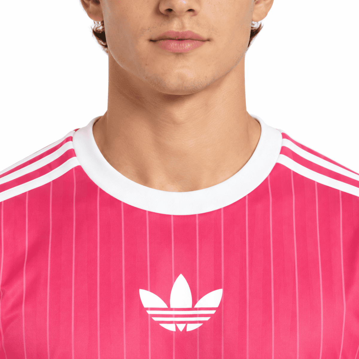 Adidas Adicolor T-shirt Pink - collar close-up